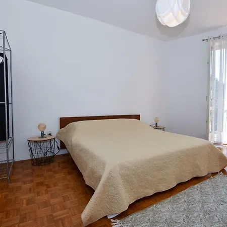 Apartment Hugo *