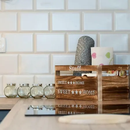 Hugo Apartment *